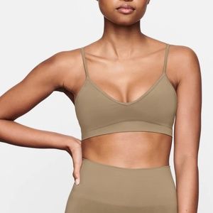 SKIMS The Smoothing Bralette in Desert sz L